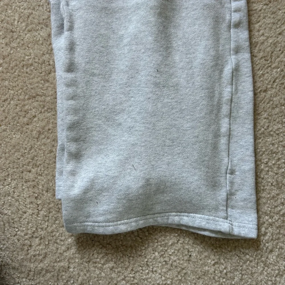 Brandy Melville Heather Gray Sweatpants - Picture 4 of 4